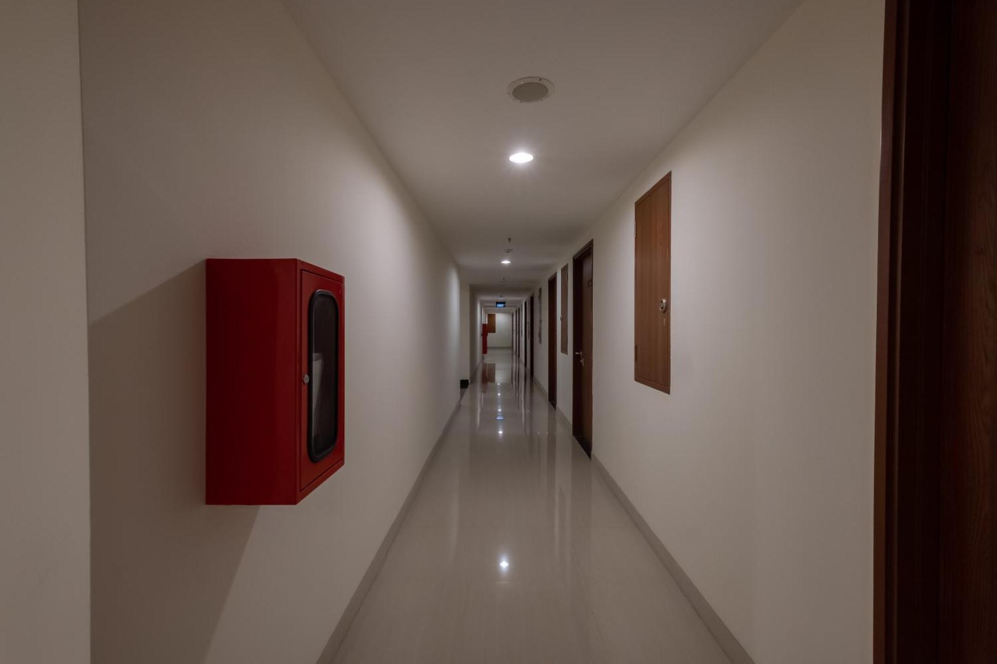 Oyo 2245 Apartment Grand Kamala Lagoon Bekasi Kültér fotó